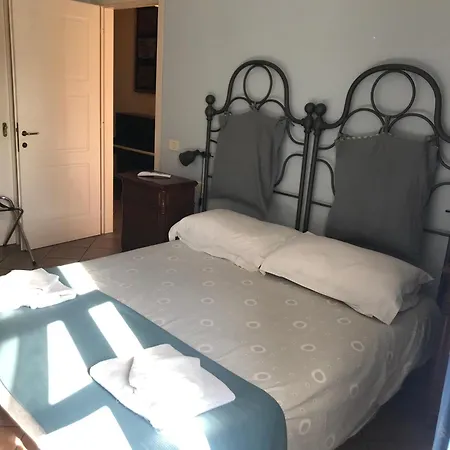 Numero 3 Гостевой дом Кальяри